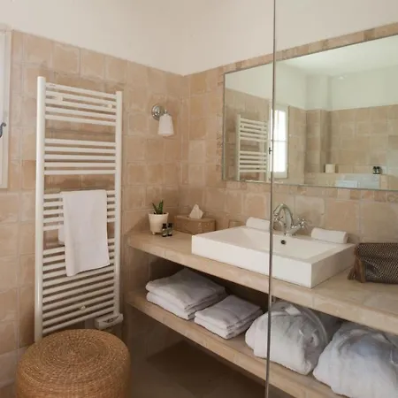 Domaine Le Bois Des Dames Panzió 4*